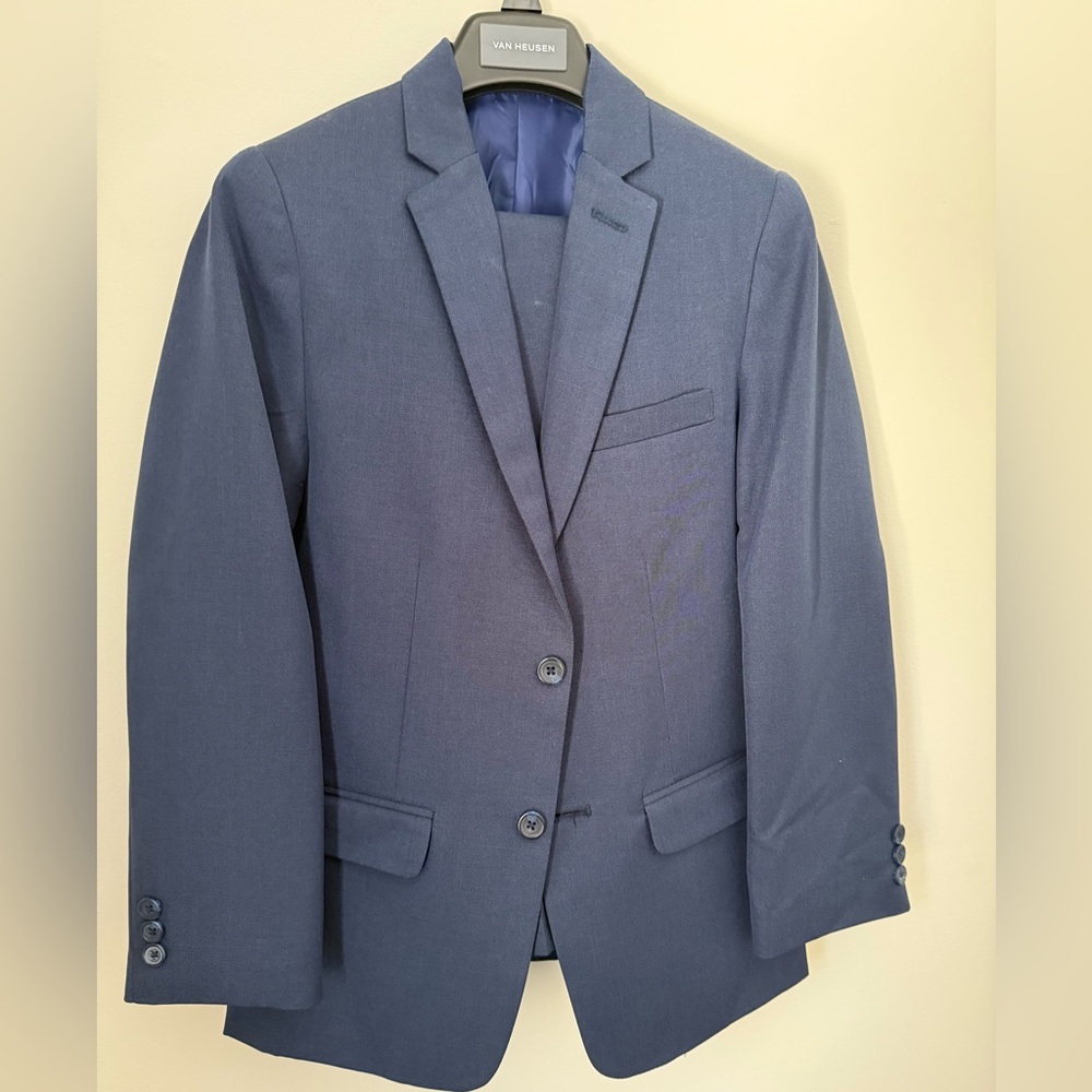 NWT Van Heusen Boys 2-Piece Suit - Navy Blue - Size 14 Regular